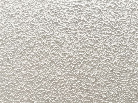 Drywall texture types - Lath and plaster is the most common wall material for homes built in the early 1900s. Sometimes, compressed wood and drywall sheets were used in homes at this time. Wooden boards are a common wall covering in pre-World War II homes. Although gypsum plasters were the most common wall material, there are others.